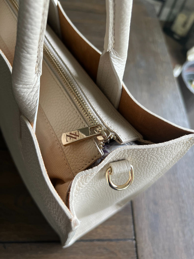 Zipper pull on an Endrizzi handbag